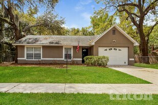 3109 Camphor Dr in Plant City, FL - Building Photo