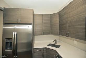 2230 N Sawyer Ave-Unit -Unit 3W in Chicago, IL - Foto de edificio - Building Photo