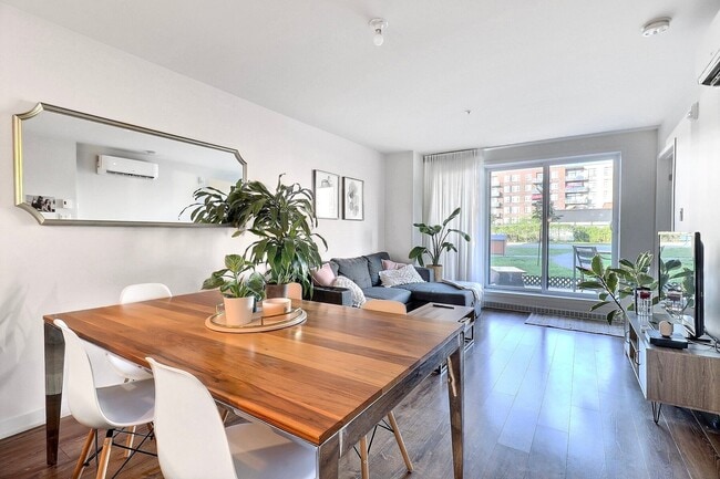 property at 3171 Bd de la Gare