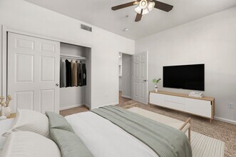 Villa Lucia Apartments - A Quiet Community in Fresno, CA - Foto de edificio - Building Photo
