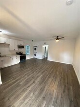 7827 Goode St, Unit A in Houston, TX - Building Photo - Building Photo