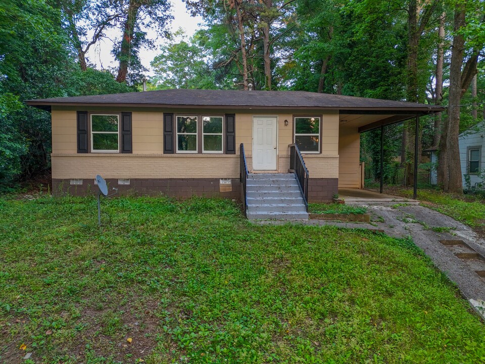 3054 Waters Rd SW in Atlanta, GA - Building Photo