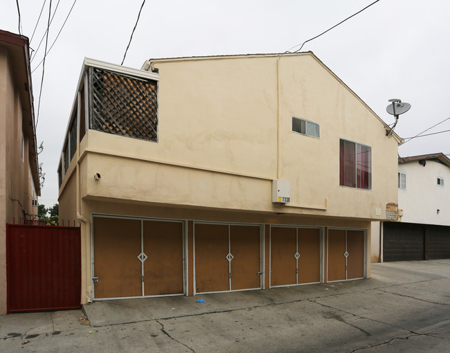 7338 Newlin Ave in Whittier, CA - Foto de edificio - Building Photo