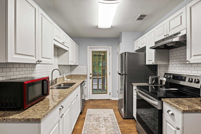 1358 Ocala Rd in Tallahassee, FL - Building Photo - Building Photo