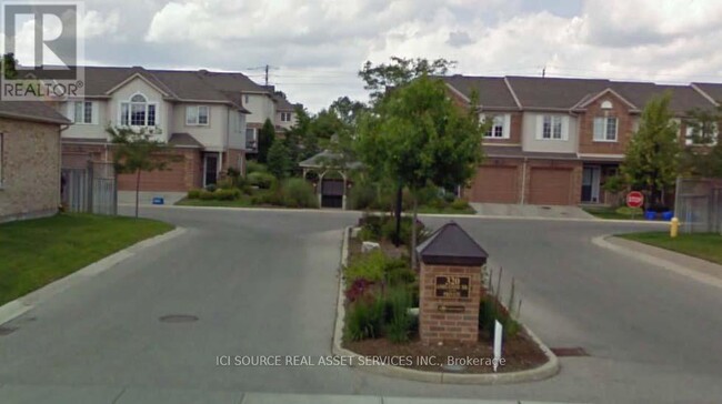 320-320 Ambleside Dr