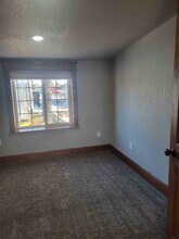 103 1st St SE in Stanley, ND - Foto de edificio - Building Photo