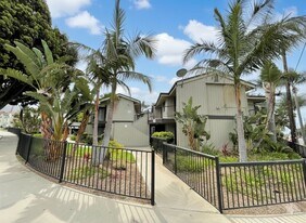 6 Dakota Dr in Ventura, CA - Building Photo