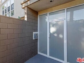 1833 Normandie Ave in Los Angeles, CA - Building Photo - Building Photo