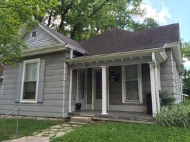 300 E 11th St in Bloomington, IN - Building Photo