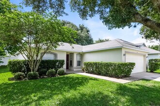 2104 Aitkin Loop in Leesburg, FL - Foto de edificio - Building Photo