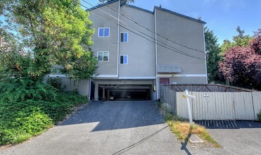 14344 Stone Ave N in Seattle, WA - Building Photo - Building Photo