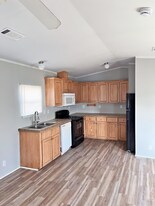 110 N Michigan St in Lawrence, KS - Building Photo