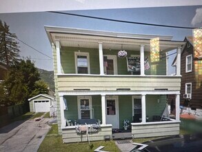 627 Rockingham St in Berlin, NH - Foto de edificio - Building Photo
