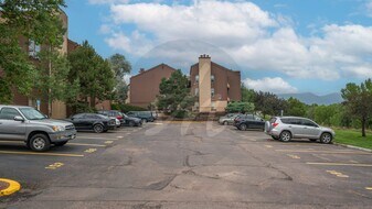 128 W Rockrimmon Blvd in Colorado Springs, CO - Building Photo