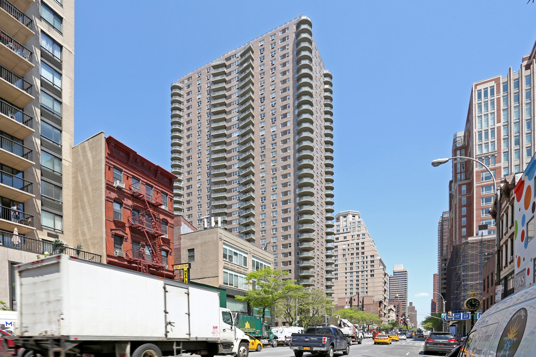 185 East 85th Street in New York, NY - Building Photo