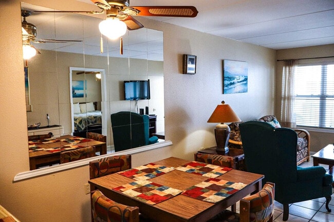 5601 Gulf Blvd in South Padre Island, TX - Building Photo - Building Photo