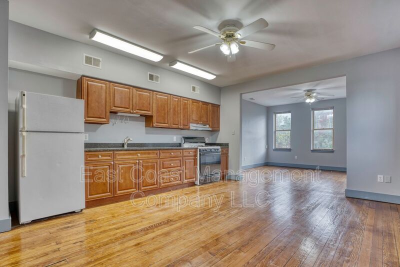 1632 E Baltimore St-Unit -Apt 4 in Baltimore, MD - Foto de edificio