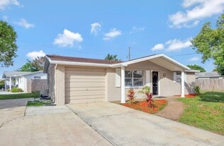 7202 Palisade Dr in Port Richey, FL - Building Photo