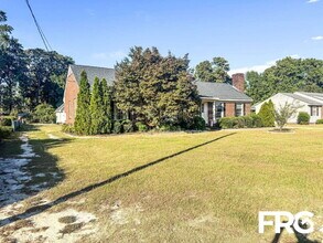 207 Woodbine St in Goldsboro, NC - Building Photo - Building Photo
