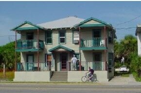 334 S Atlantic Ave in Daytona Beach, FL - Building Photo