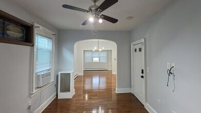 273 Woodlawn Ave in Jersey City, NJ - Building Photo - Building Photo