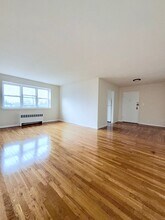 220 Prospect Ave, Unit F in Hackensack, NJ - Foto de edificio - Building Photo