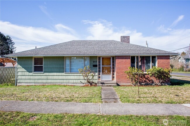 property at 903 S Silver St