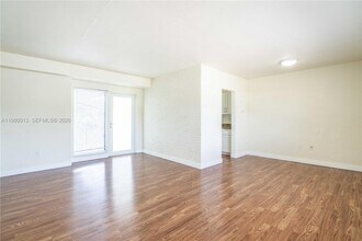 1940 Biarritz Dr in Miami Beach, FL - Building Photo - Building Photo