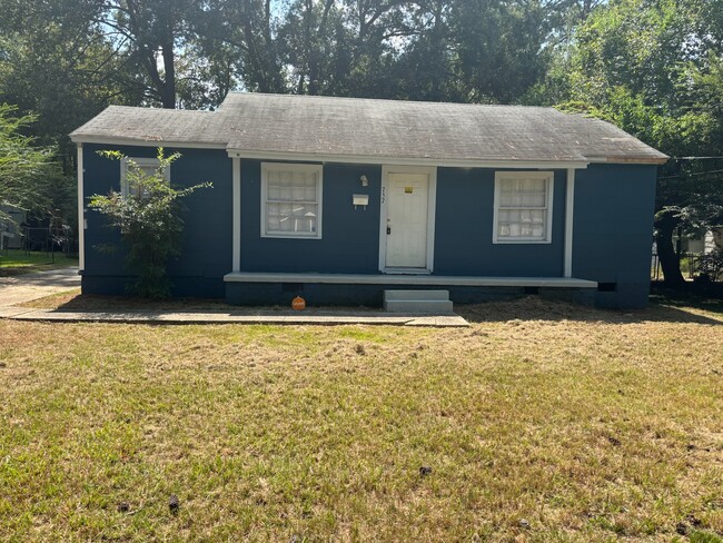property at 757 Robinhood Rd
