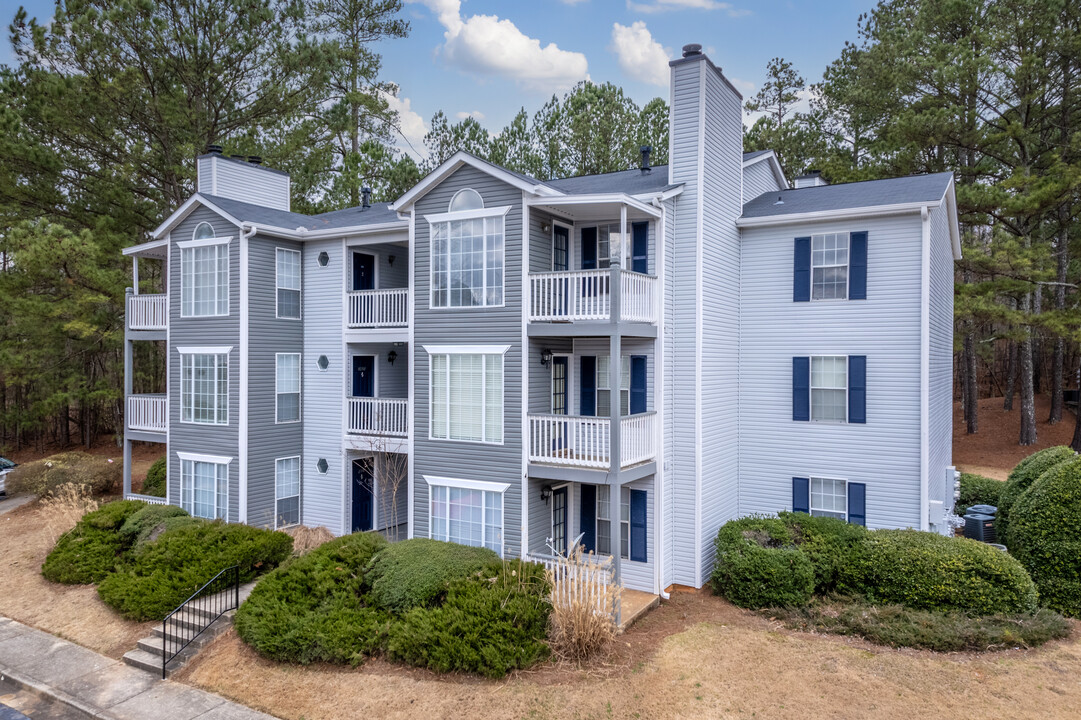 Sutter Lake Apartments in Riverdale, GA - Building Photo