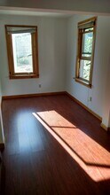 461 Colchester Ave, Unit Walking Distance to UVM in Burlington, VT - Building Photo - Building Photo