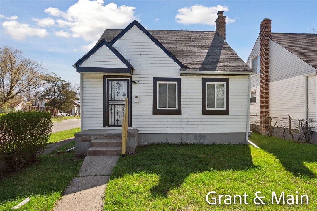14016 Sorrento Ave in Detroit, MI - Building Photo