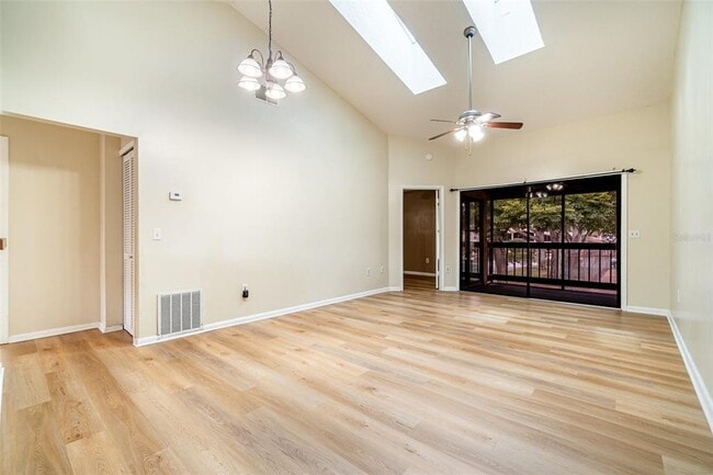 2924 S Semoran Blvd in Orlando, FL - Building Photo - Building Photo