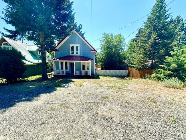 property at 321 W 4th St