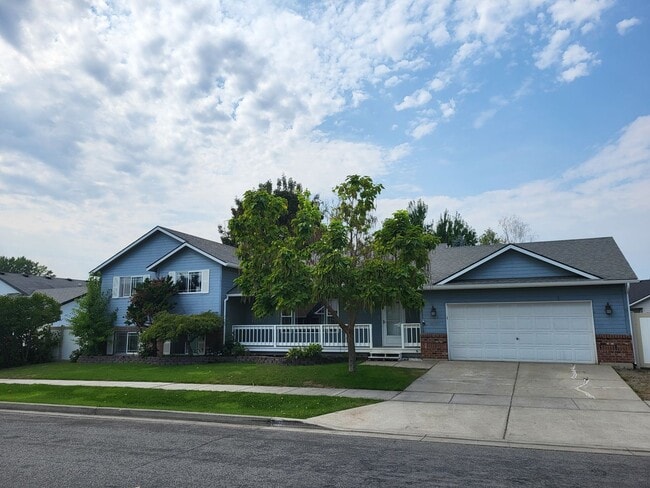 2925 N Sand Trap in Post Falls, ID - Building Photo - Building Photo