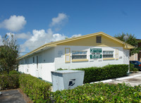 DAK Apartments in Lake Worth, FL - Foto de edificio - Building Photo