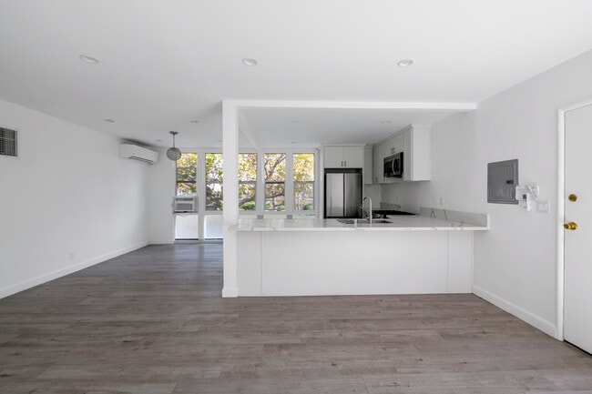 property at 337 Rexford Dr