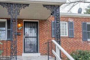 3903 Fairview Dr in Fairfax, VA - Building Photo