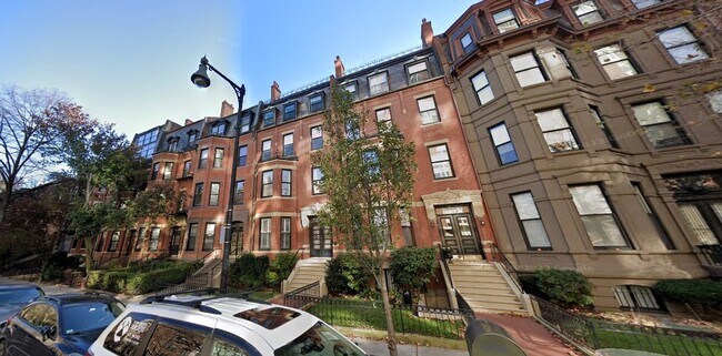 337 Beacon St, Unit 2 in Boston, MA - Building Photo - Building Photo