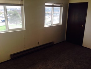 350 E Whidbey Ave, Unit 3 in Oak Harbor, WA - Building Photo - Building Photo