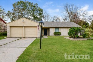 6511 Grey Oaks Dr in Houston, TX - Building Photo