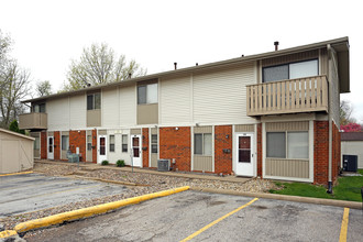 Kimberly Club Apartments in Davenport, IA - Building Photo - Building Photo