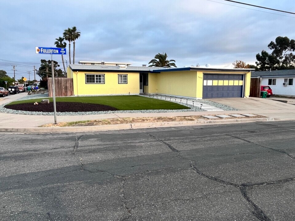 9433 Fullerton Ave in San Diego, CA - Building Photo