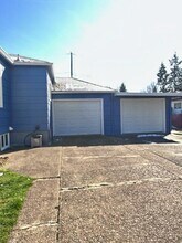 1042 7th St NW in Salem, OR - Building Photo - Building Photo