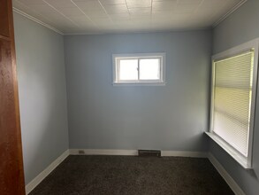 1945 Owen St in Saginaw, MI - Foto de edificio - Building Photo