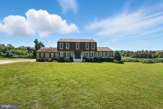 10719 Old Colchester Rd in Lorton, VA - Building Photo - Building Photo
