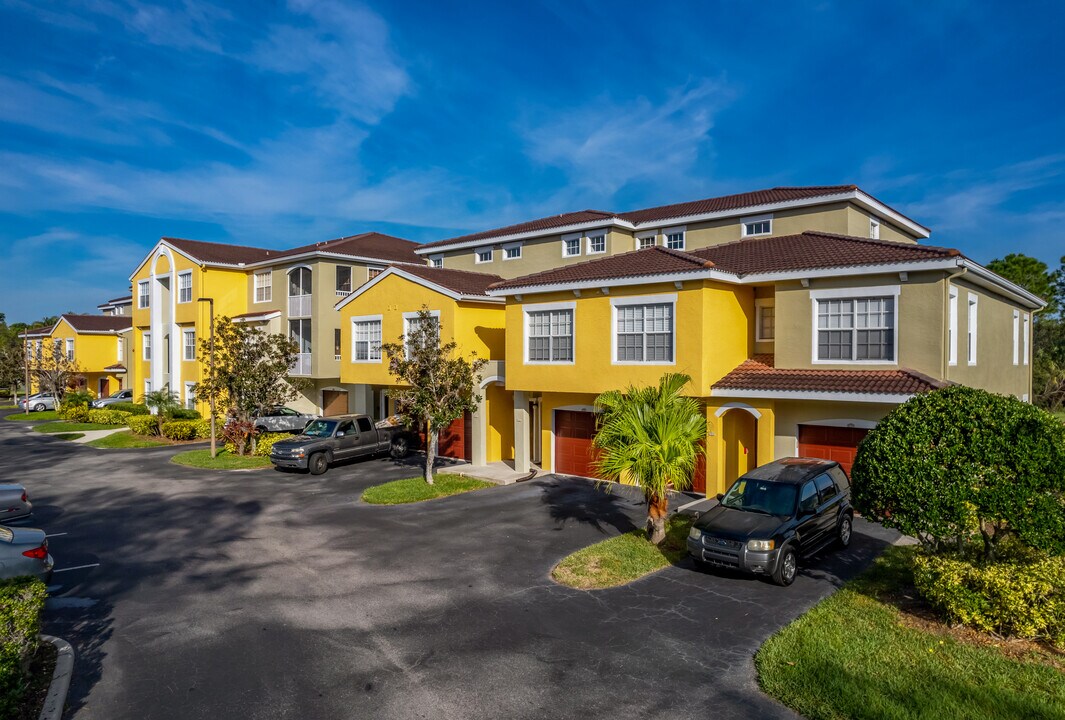 Las Palmas Sarasota in Sarasota, FL - Building Photo