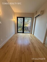 1890 Pelham Pkwy S in Bronx, NY - Building Photo - Building Photo