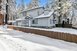 2543 Knox Ave in South Lake Tahoe, CA - Building Photo - Building Photo