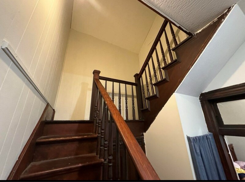 721 Pearl River Ave in Mccomb, MS - Foto de edificio